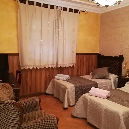 Rural La Buhardilla Hostal *